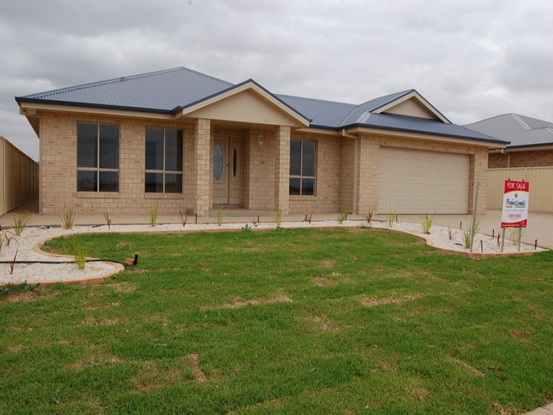 23 Gillmartin Road, Griffith NSW 2680