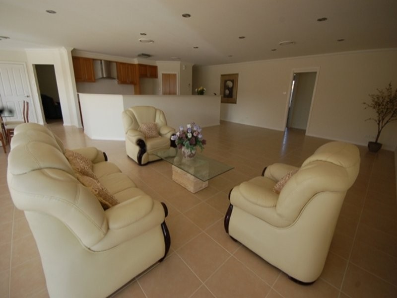 25 Gillmartin Road, Griffith NSW 2680