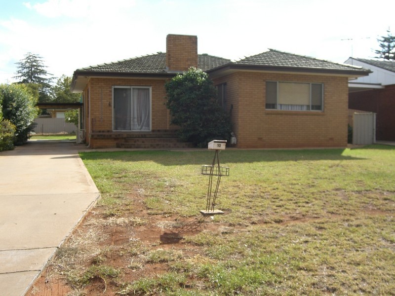 10 Langley Crescent, Griffith NSW 2680