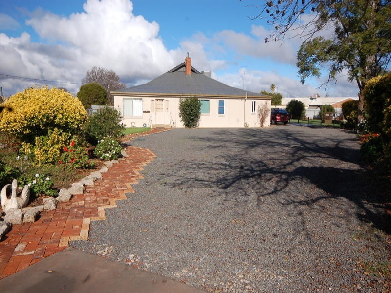 14 West Avenue, Yenda NSW 2681