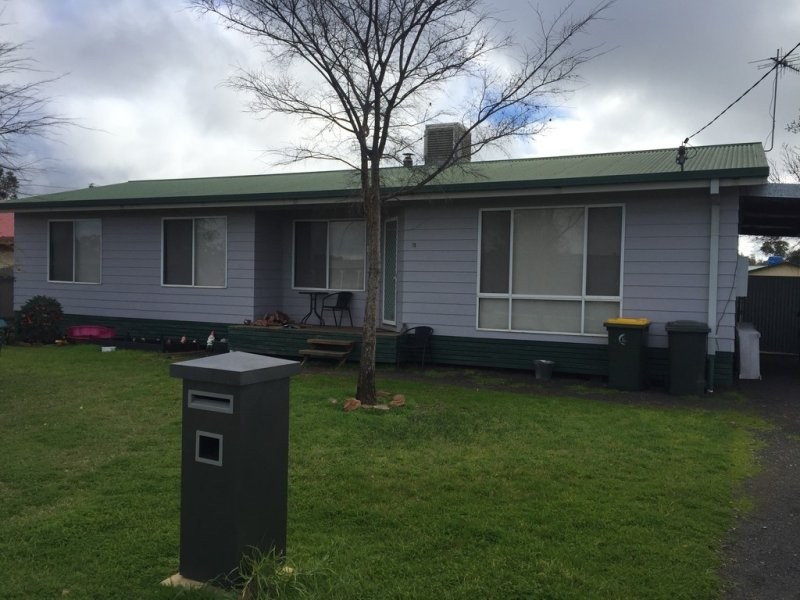 31 Campbell Street, Darlington Point NSW 2706