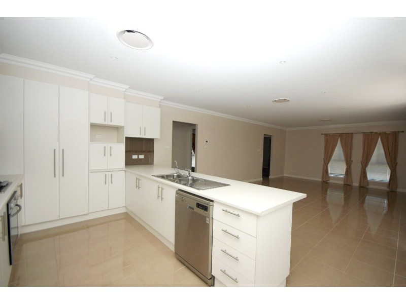 25 Calabria Road, Griffith NSW 2680