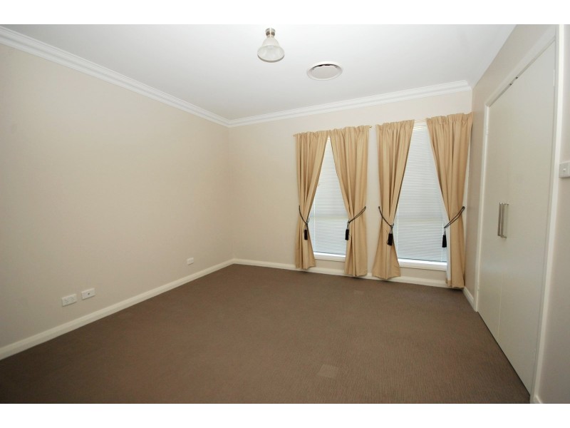 25 Calabria Road, Griffith NSW 2680