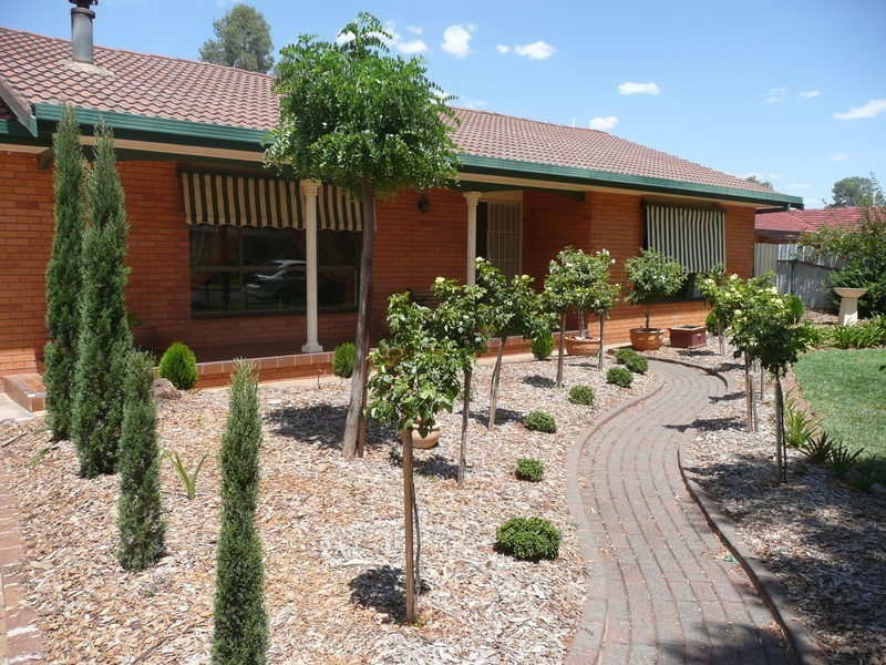 9 Burley Street, Griffith NSW 2680