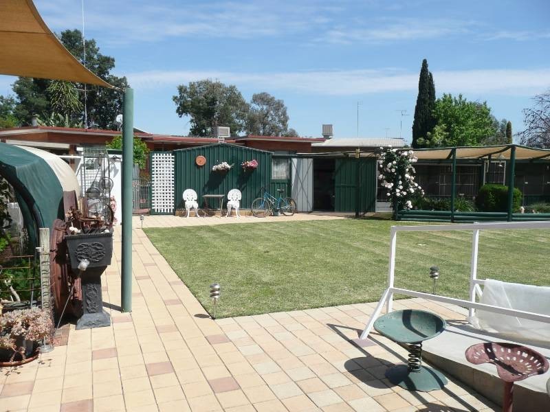 10 Bellbird Street, Coleambally NSW 2707