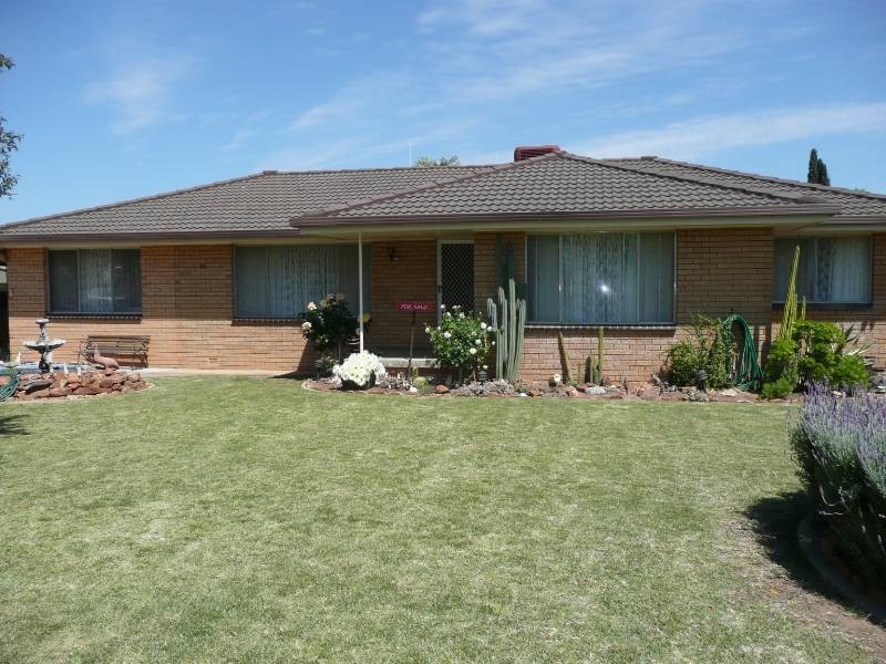 10 Bellbird Street, Coleambally NSW 2707