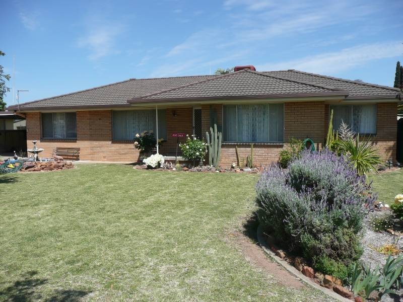 10 Bellbird Street, Coleambally NSW 2707
