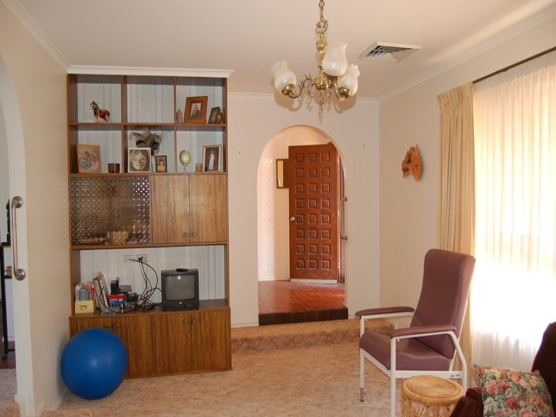 8 Sandpiper Street, Coleambally NSW 2707