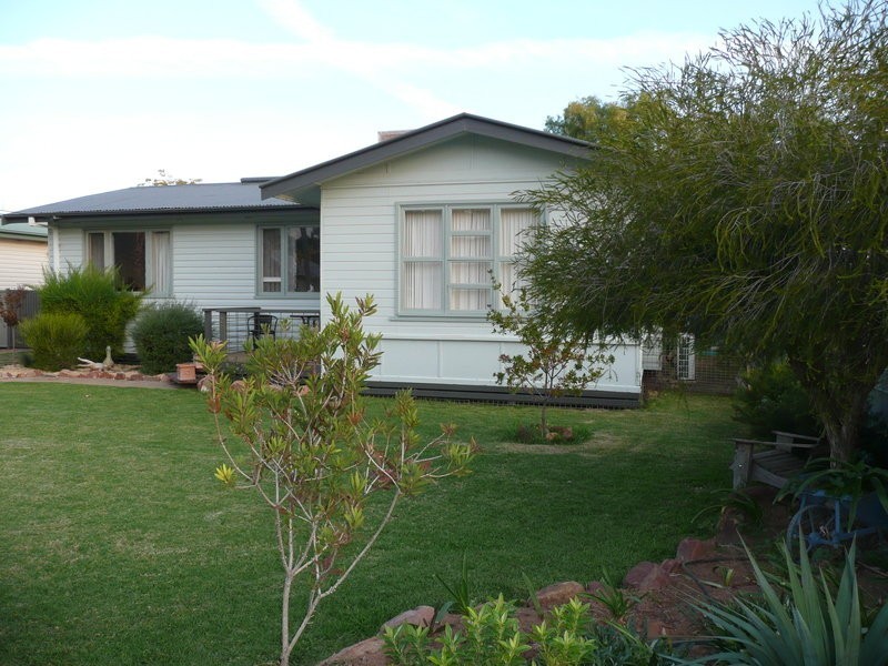 26 White Street, Darlington Point NSW 2706