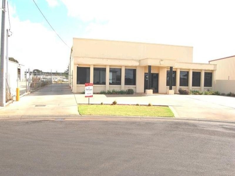 2 Favell Street, Griffith NSW 2680