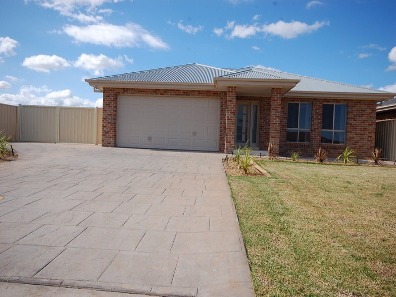 32 Gillmartin Road, Griffith NSW 2680