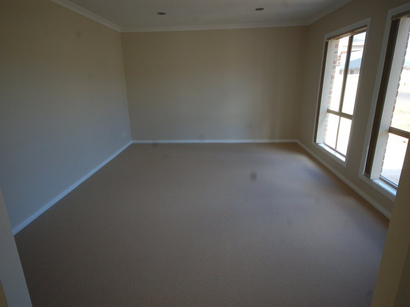 32 Gillmartin Road, Griffith NSW 2680