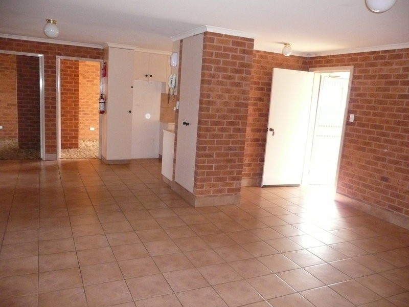 17 Chant Street, Darlington Point NSW 2706