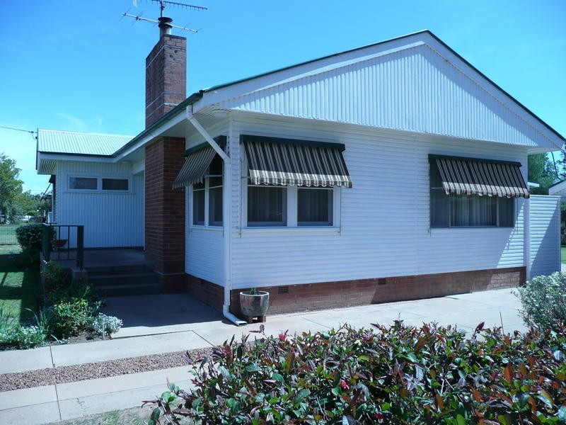 15 Hay Road, Darlington Point NSW 2706