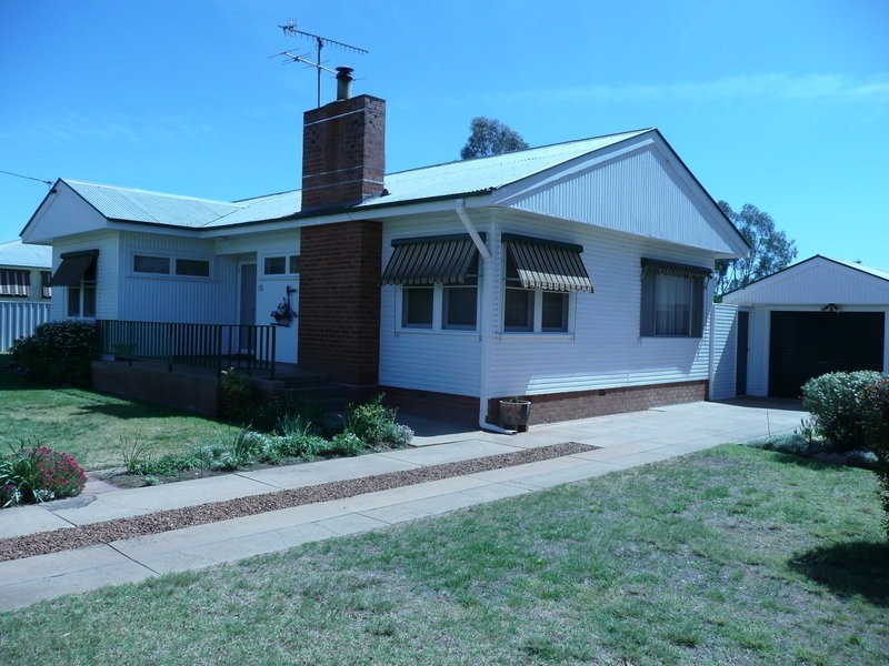 15 Hay Road, Darlington Point NSW 2706