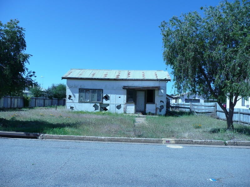 19 Hebden Street, Yoogali NSW 2680