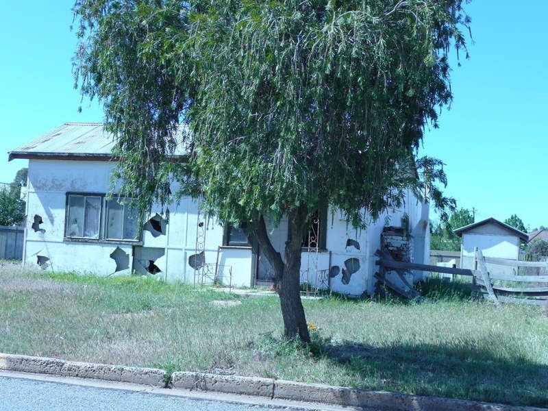 19 Hebden Street, Yoogali NSW 2680