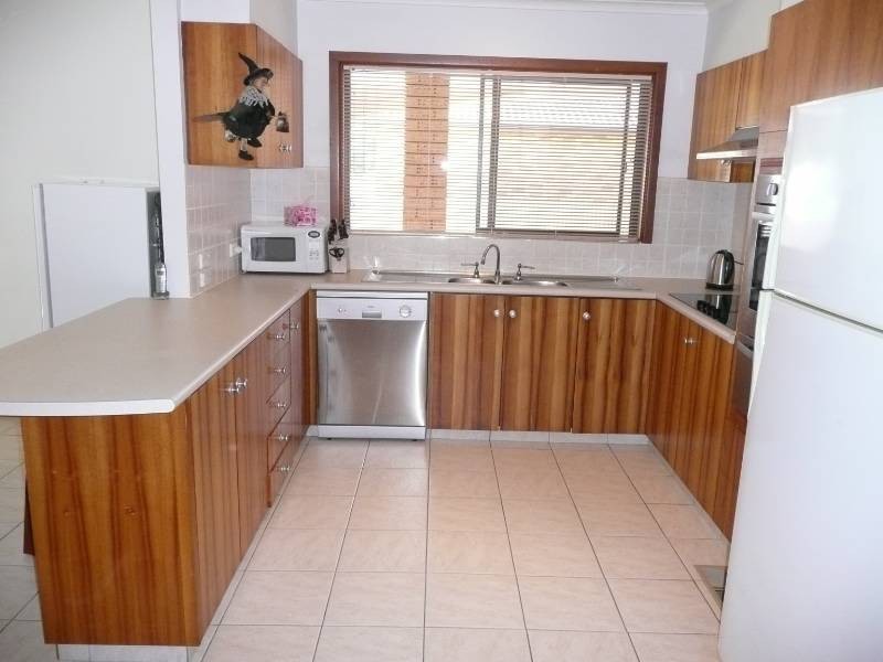 16 East St, Yoogali NSW 2680