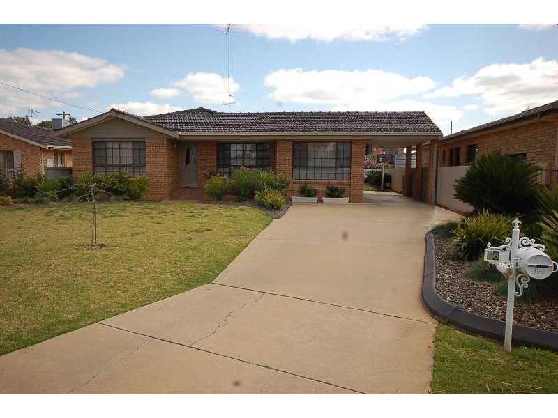 16 East St, Yoogali NSW 2680