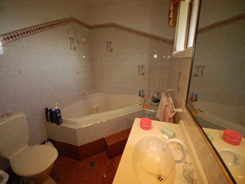37 Wyangan Avenue, Griffith NSW 2680