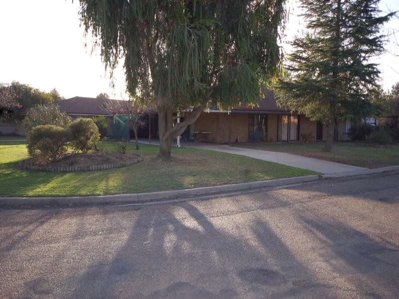 28 Bellbird Street, Coleambally NSW 2707