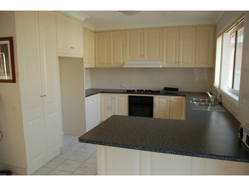 15 Ash Street, Hanwood NSW 2680