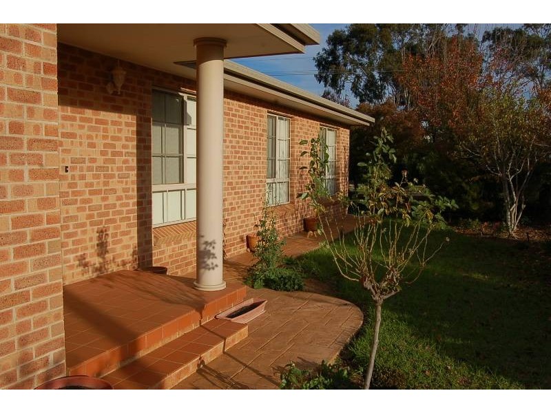 15 Ash Street, Hanwood NSW 2680