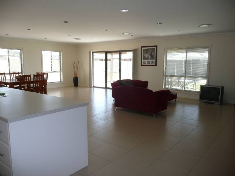 8 Gillmartin Drive, Griffith NSW 2680