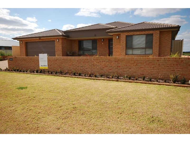 8 Gillmartin Drive, Griffith NSW 2680