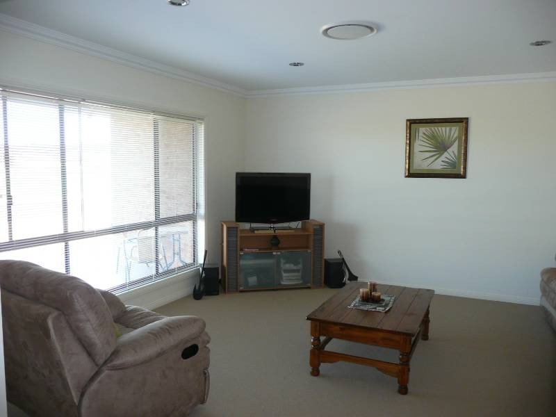 8 Gillmartin Drive, Griffith NSW 2680