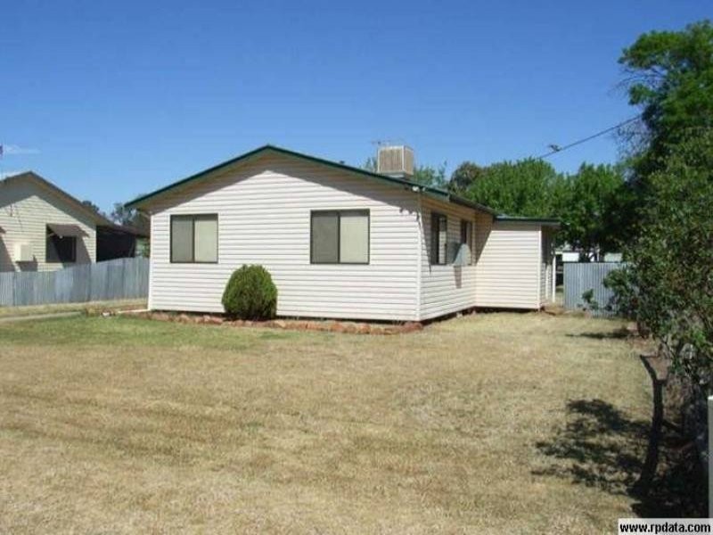 9 Corbett Street, Darlington Point NSW 2706