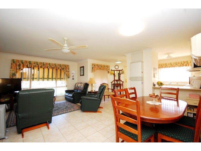 8a Robrick Close, Griffith NSW 2680