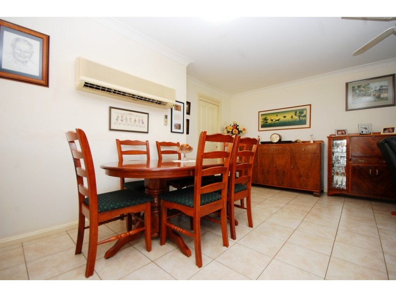 8a Robrick Close, Griffith NSW 2680