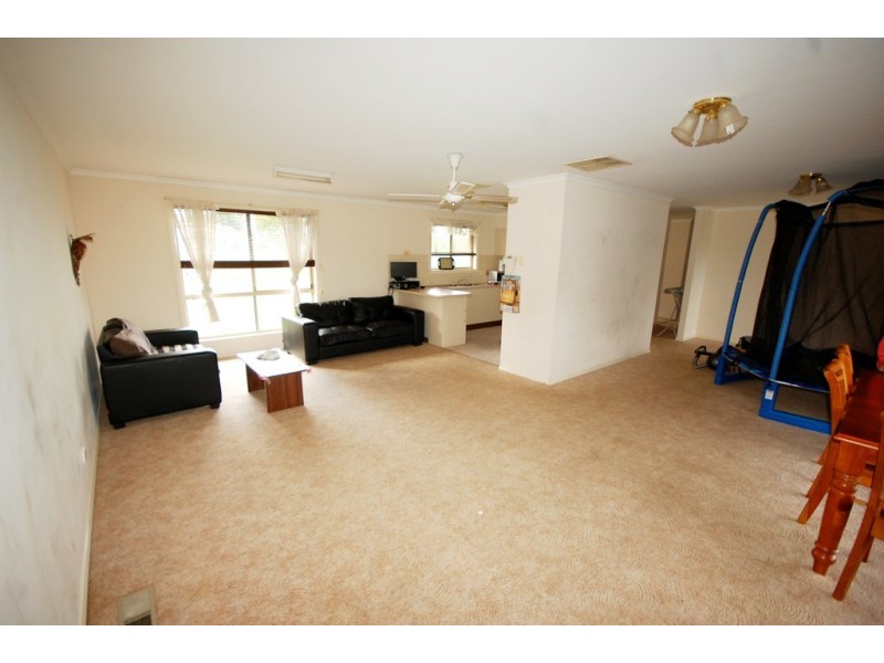 13 Henry Street, Yenda NSW 2681