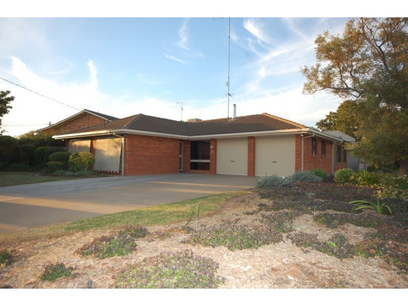 12 Rhoda Place, Yoogali NSW 2680