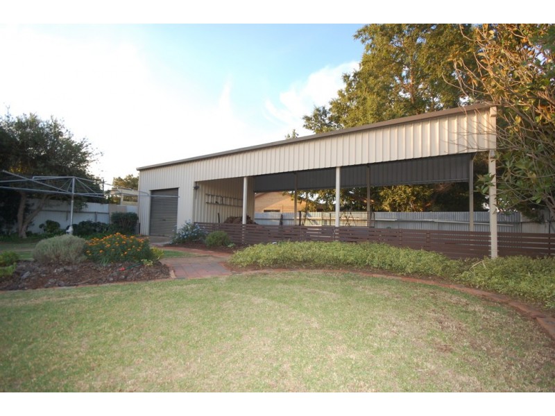 12 Rhoda Place, Yoogali NSW 2680