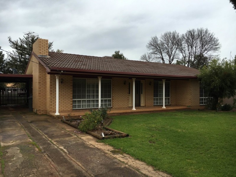 30 Napier Street, Goolgowi NSW 2652