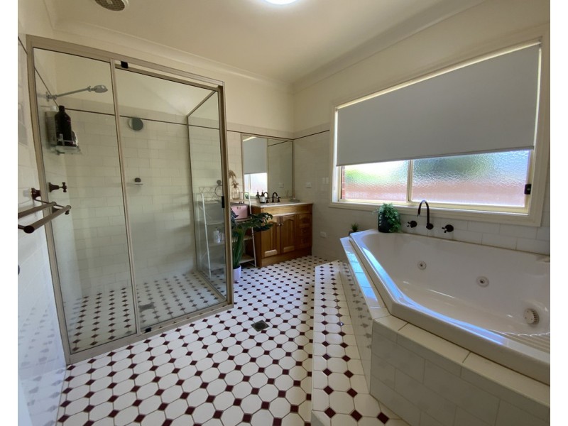 10 Nicholls Street, Griffith NSW 2680