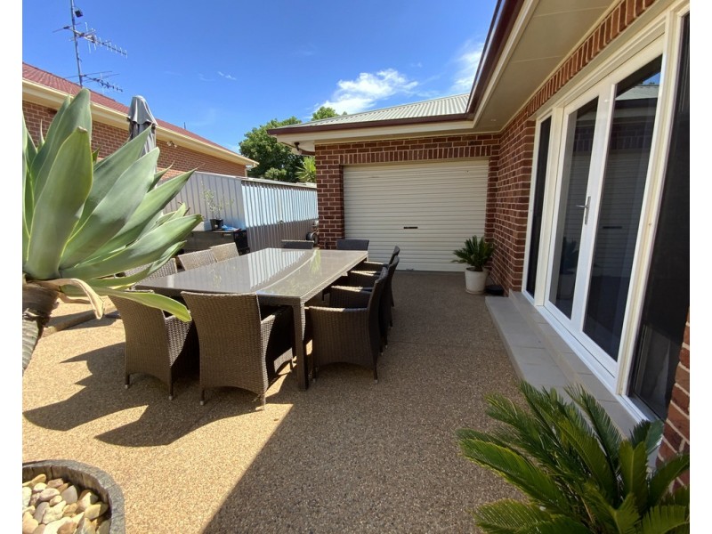 10 Nicholls Street, Griffith NSW 2680