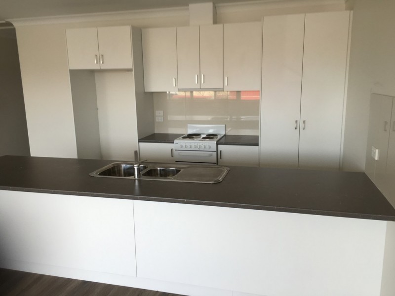 Flat 3 / 425 Banna Avenue, Griffith NSW 2680