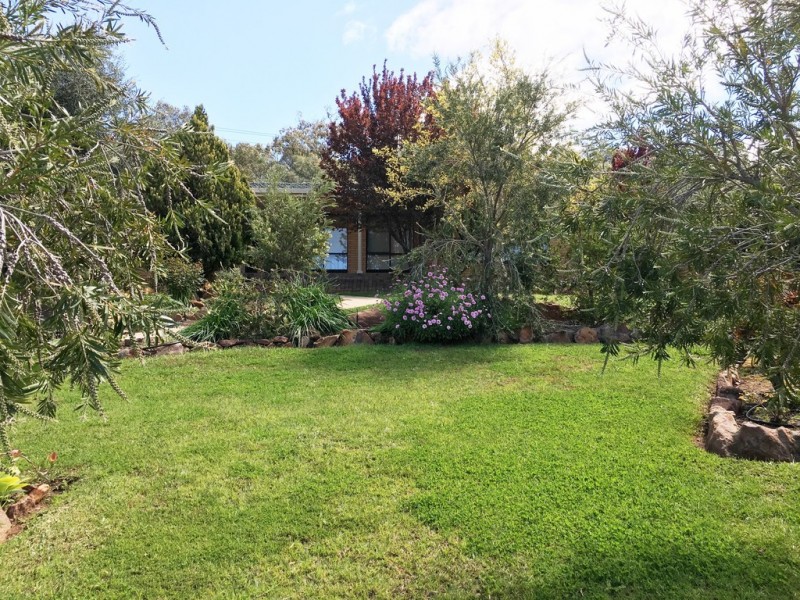 34 Lawford Crescent, Griffith NSW 2680