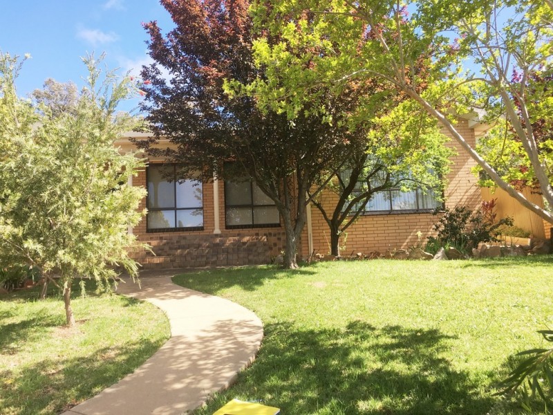 34 Lawford Crescent, Griffith NSW 2680