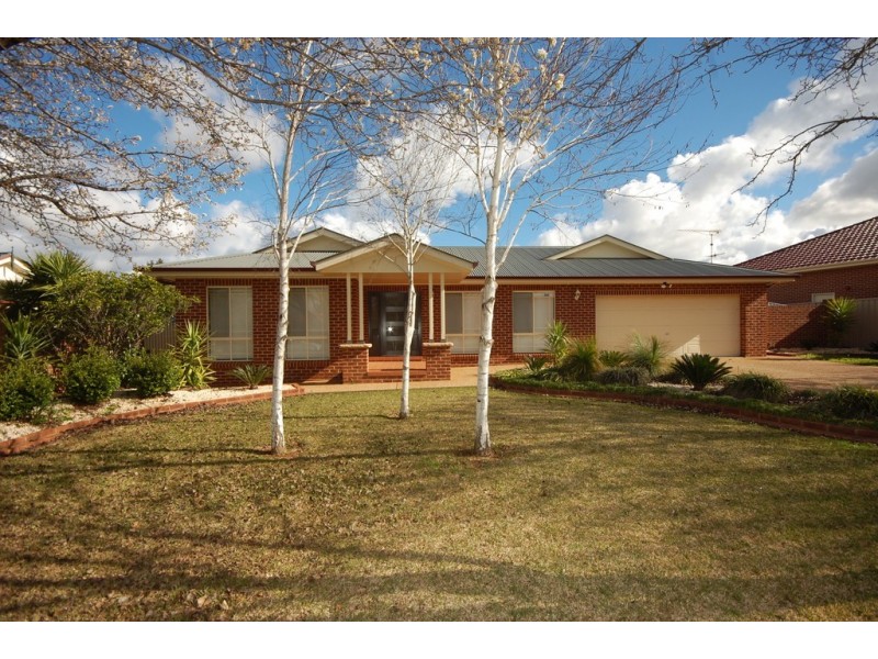 10 Nicholls Street, Griffith NSW 2680