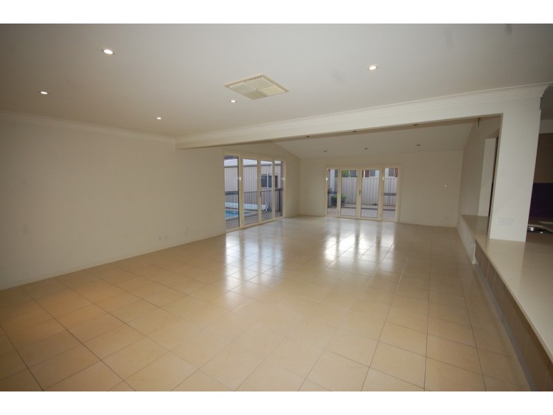 10 Nicholls Street, Griffith NSW 2680