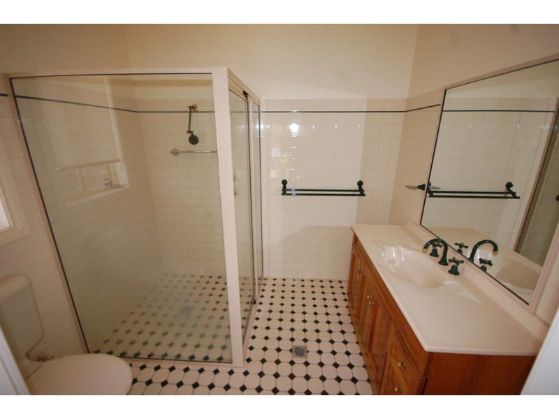 10 Nicholls Street, Griffith NSW 2680