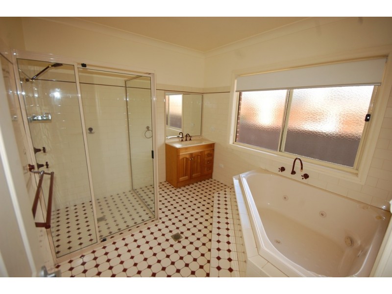 10 Nicholls Street, Griffith NSW 2680