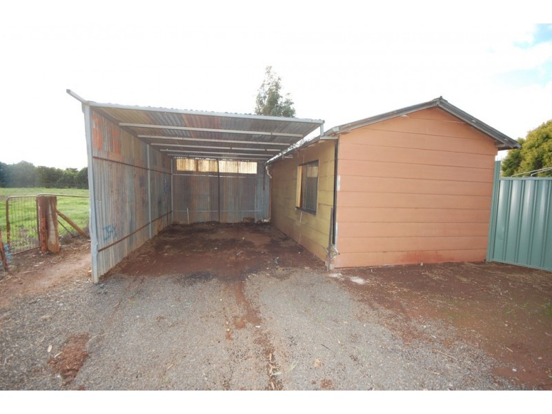 1197 Collins road, Griffith NSW 2680