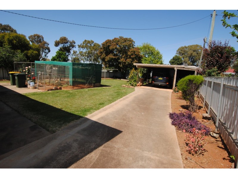 32 Curtin Street, Griffith NSW 2680