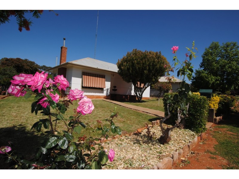 32 Curtin Street, Griffith NSW 2680