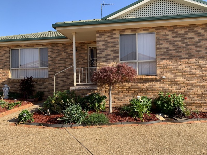 2/3 Worfolk Place, Griffith NSW 2680